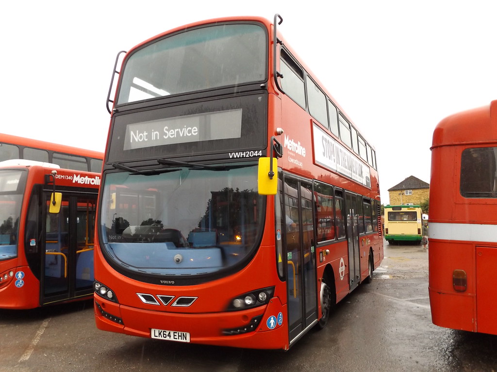 Metroline VWH2044 Potters Bar Garage open Day Please visit… Flickr