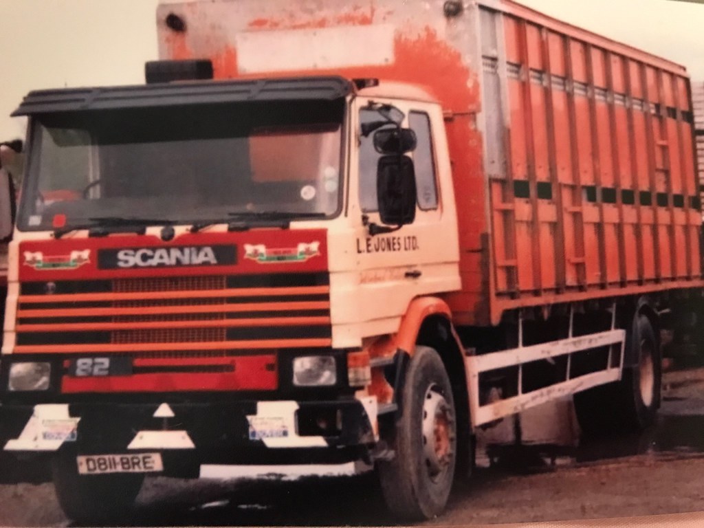 L E Jones International Haulage Ruthin / Pritchard Bros Ga… Flickr