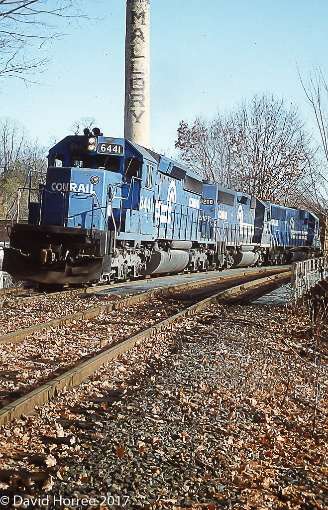 NHSE 3 Mallory's, Danbury, Ct. A all EMD lash up leads NH… Flickr