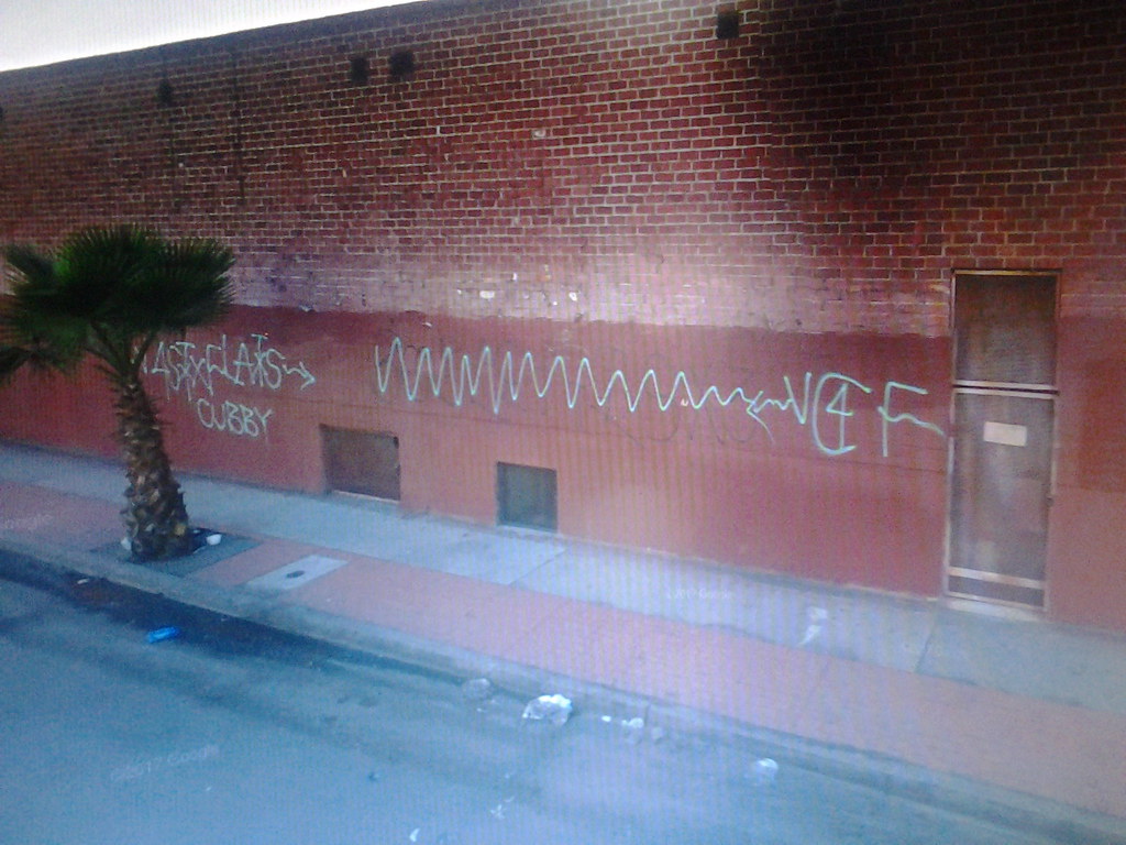 CF13 4ST Cuatro Flats 13 4 street xjew4ux hoodadvertisement Flickr