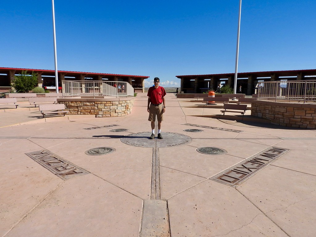 Four Corners The Four Corners marker at the intersection o… Flickr