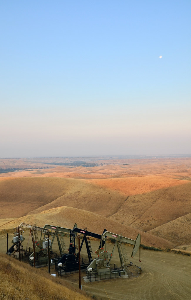 California Oil and Gas BLM California manages nearly 600 p… Flickr