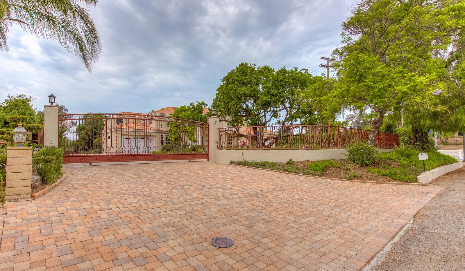 1001 Valencia Mesa, Fullerton Flickr