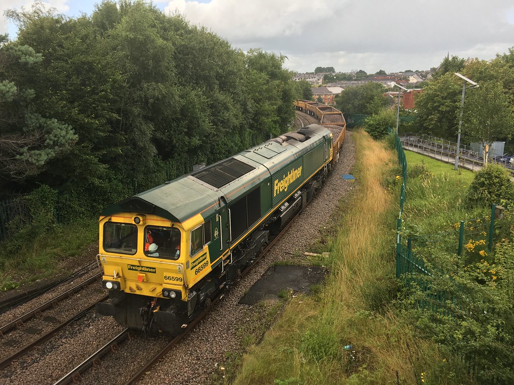66599 on tonight's ballast job through accrington from Sta… Flickr