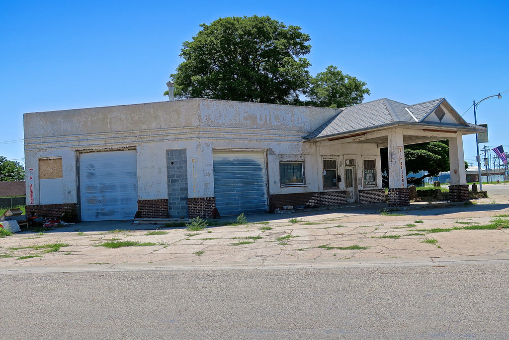 Gary's Engine Repair, Plainville, KS Gary's Engine Repair,… Flickr