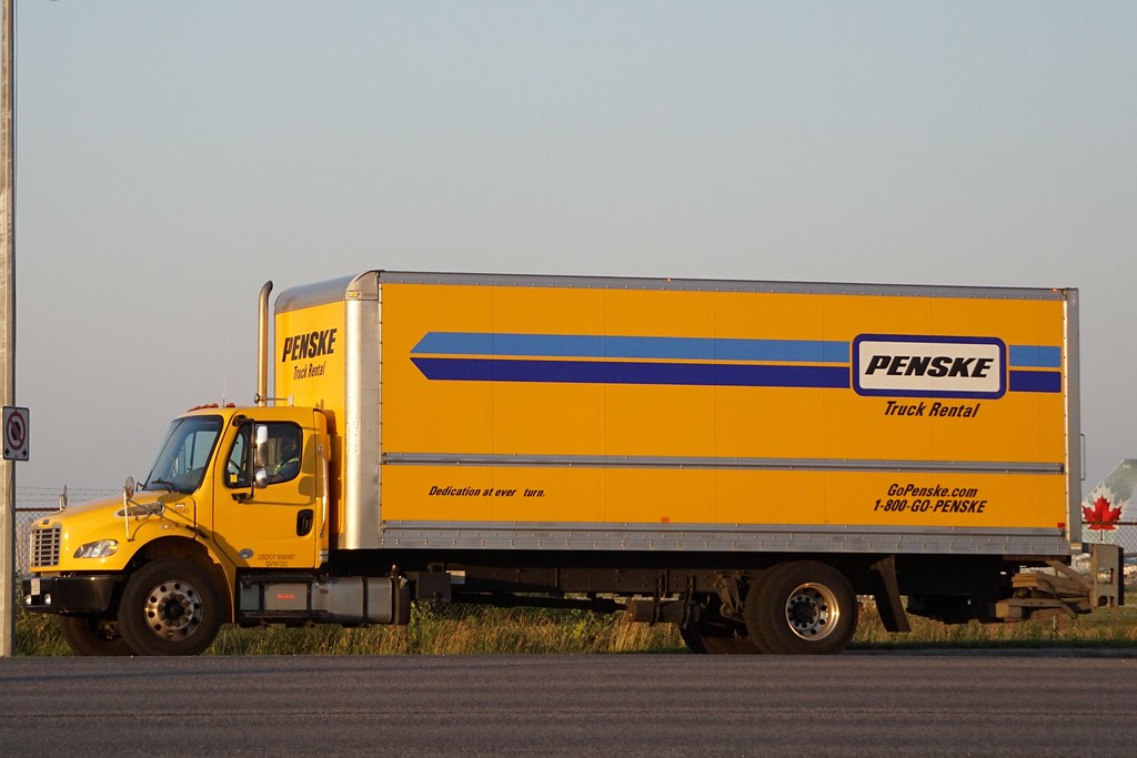 Penske Truck Rental 130540. Freightliner M2106. Brian Bui Flickr