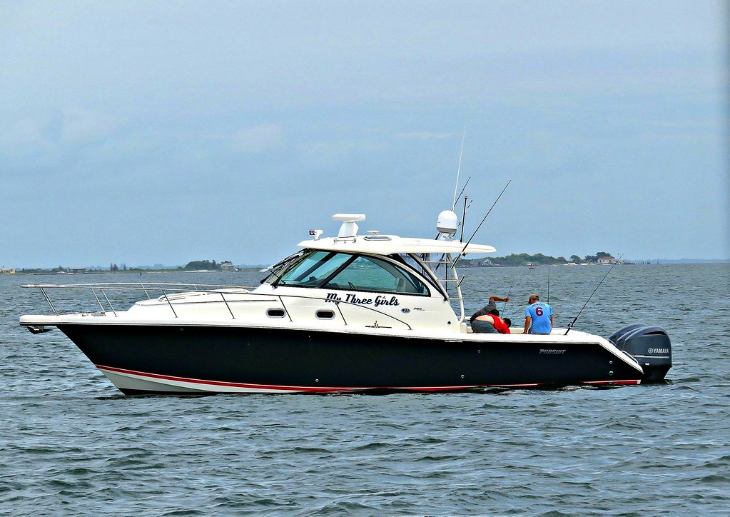 Sailing out of Captree State Park, Babylon, New York. Flickr