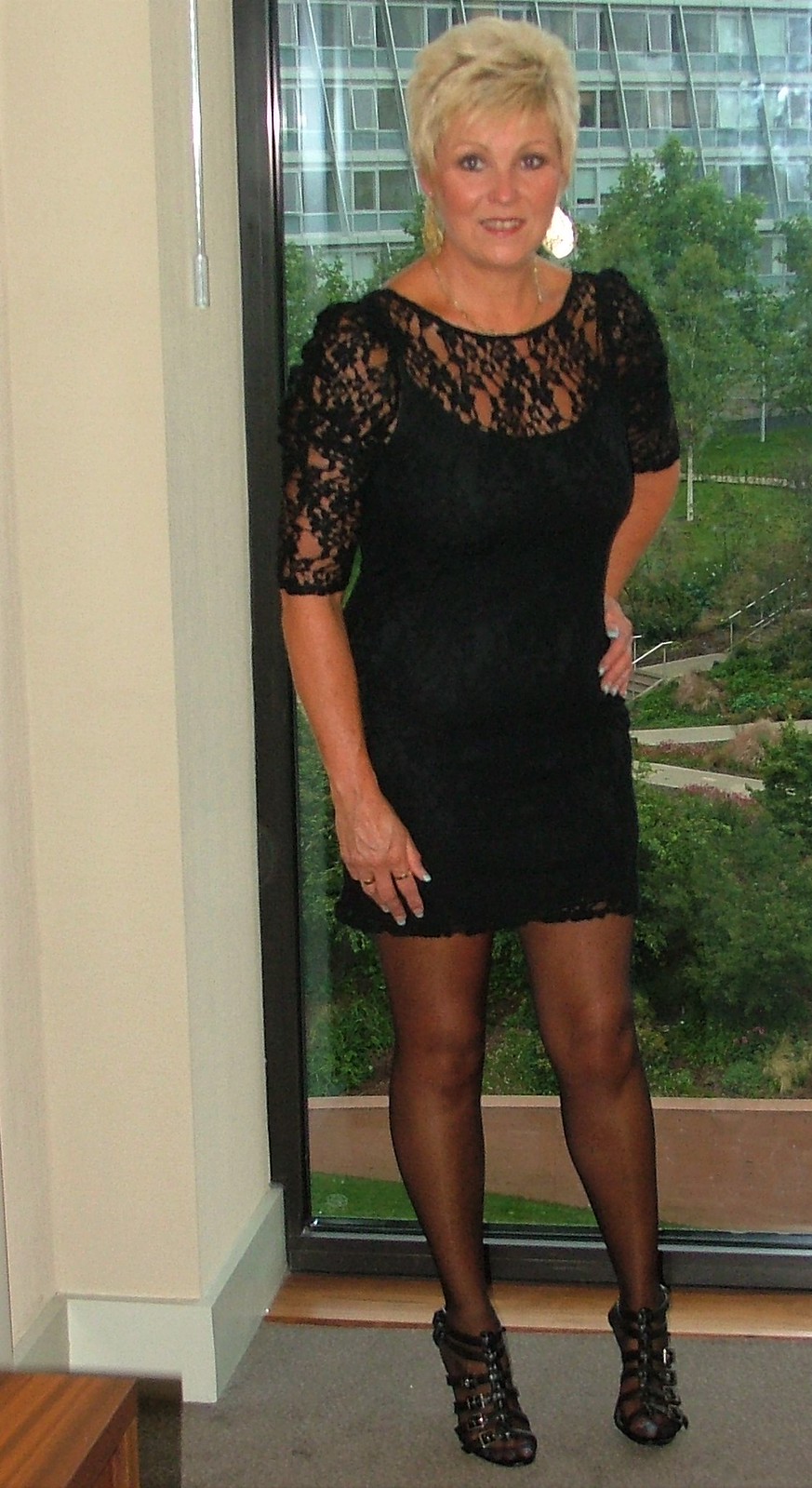 NATURALLY,,ATTRACTIVE MATURE,WOMEN,Exceptional Legs | Flickr