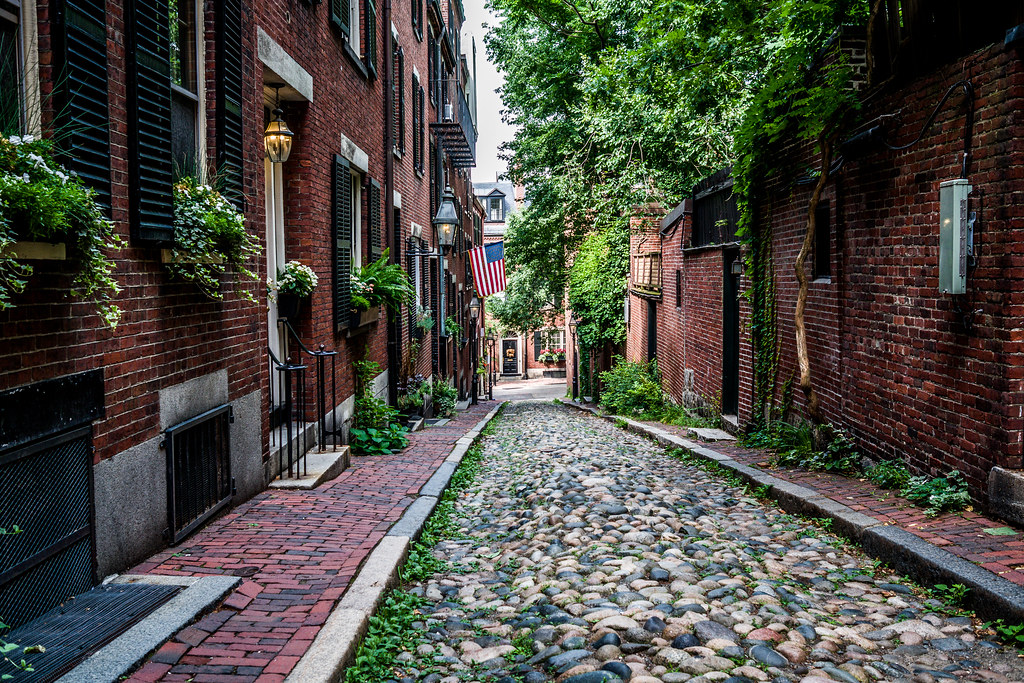 Acorn Street A cobblestone street in Boston's Beacon Hill … Flickr