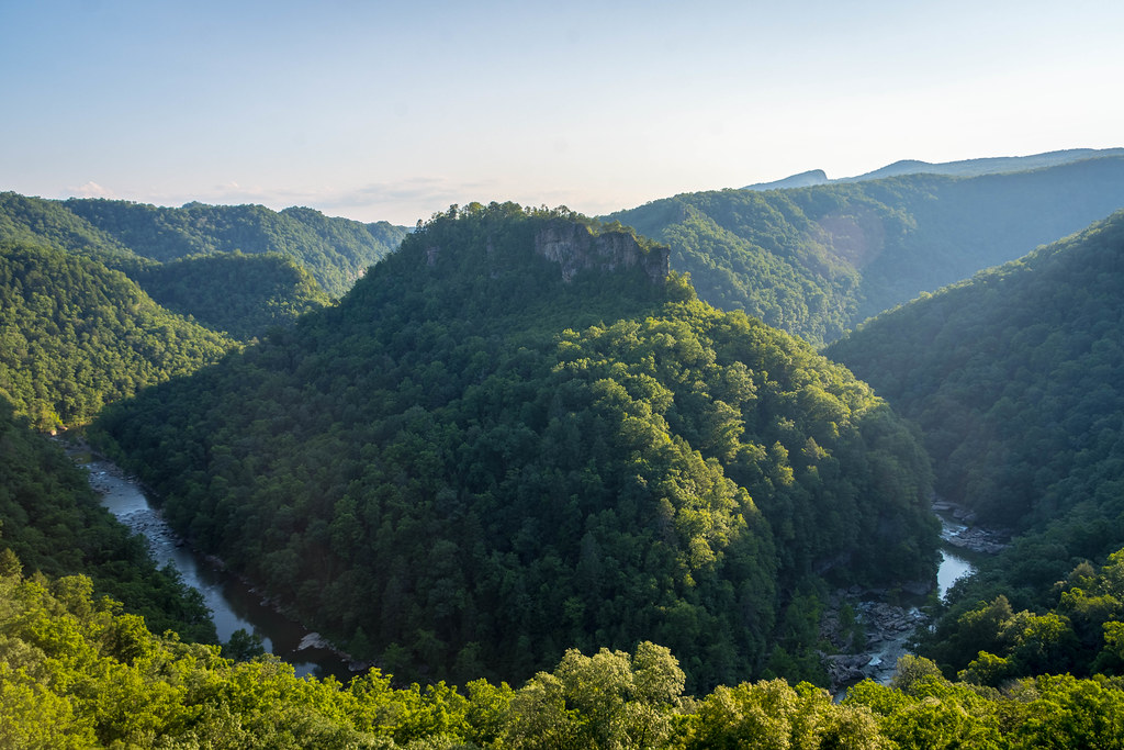 A horseshoe bend at Breaks Interstate Park Utah's arid des… Flickr