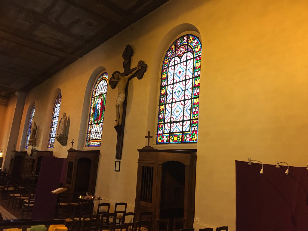 Croix de Jésus Église SainteMariedesBatignolles à Par… Flickr