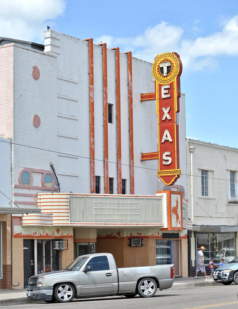 Texas Theater Raymondville,Texas The Texas opened in the… Flickr