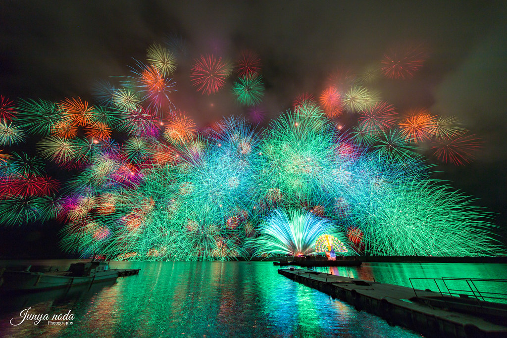 Sky full of flowers Fireworks Festival Kihoku, Mie, Japa… Junya