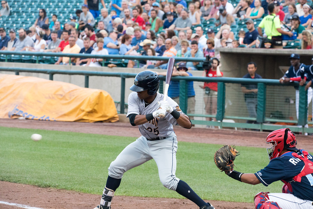 Charleston RiverDogs outfielder Isiah Gilliam bats against… Flickr