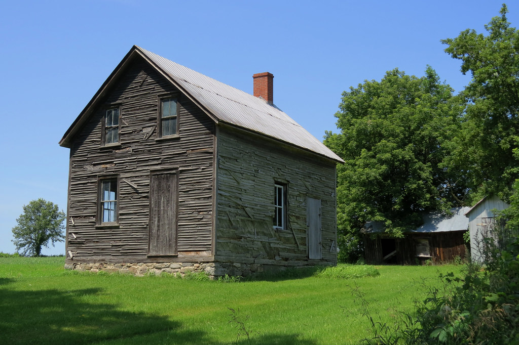 An old homestead in North Lancaster, Ontario An old homest… Flickr