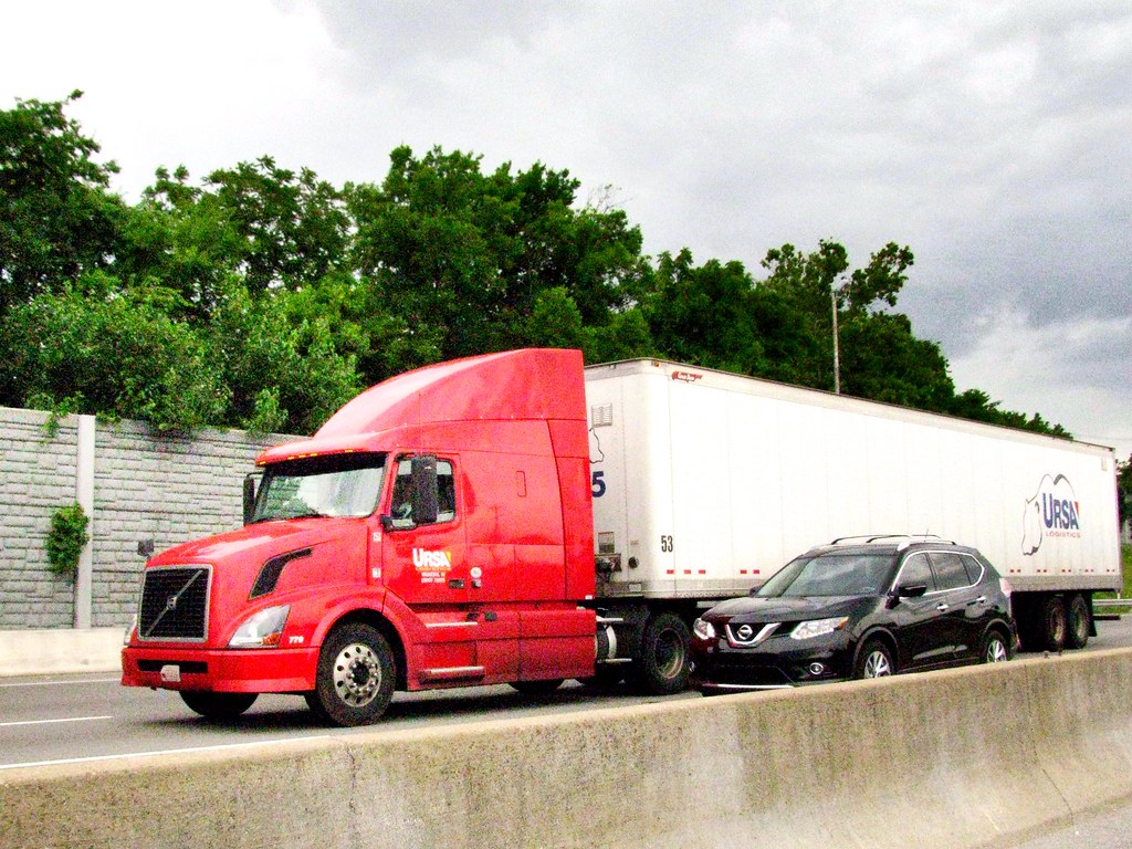 Ursa Logistics Volvo tnsamiam Flickr