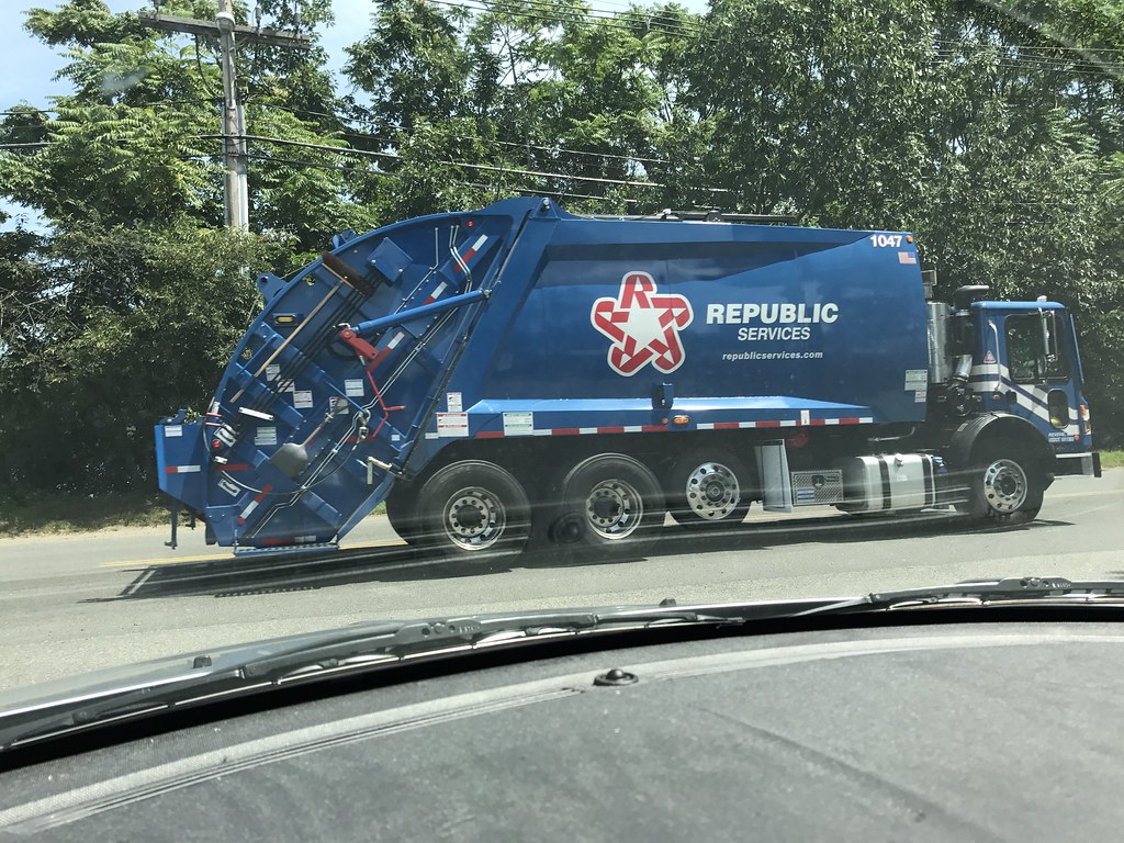 Republic Waste Services 1047 Republic Waste Services 104… Flickr