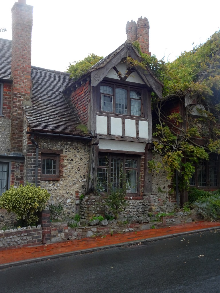 DSC00182 Tudor houses on Dean Court Road, Rottingdean, Eas… Flickr
