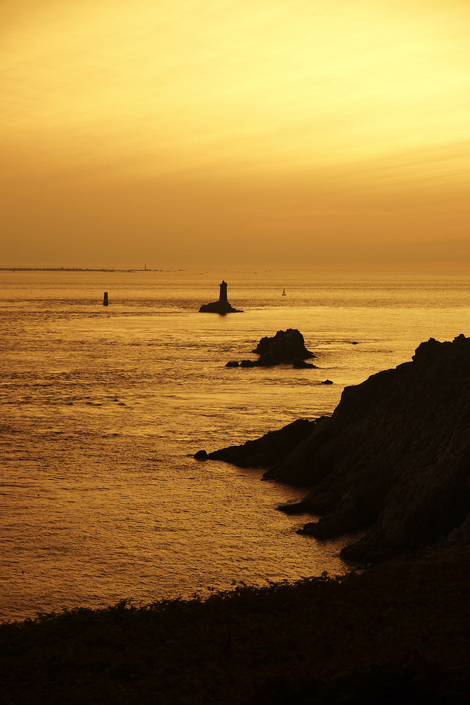 Coucher de soleil à la Pointe du Raz joel nt Flickr
