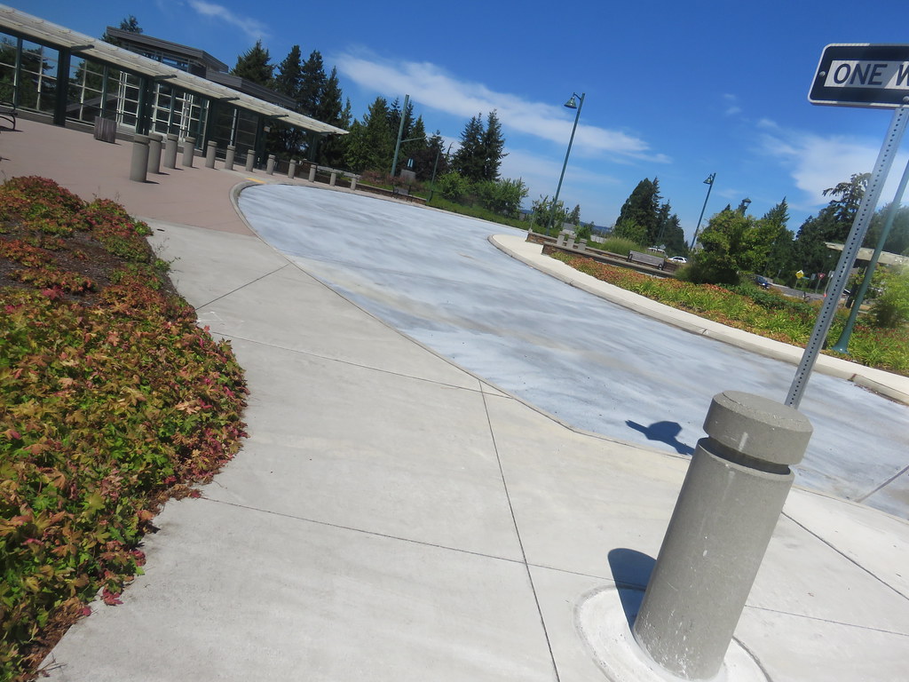 IMG_6967 State Route 520 & Clyde Hill/Yarrow Pt Station ak… Flickr