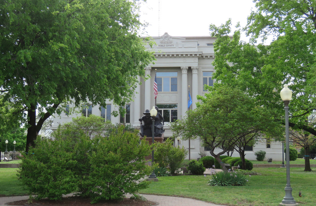 Noble County (Oklahoma) courthouse Perry, Oklahoma. jimsawthat Flickr