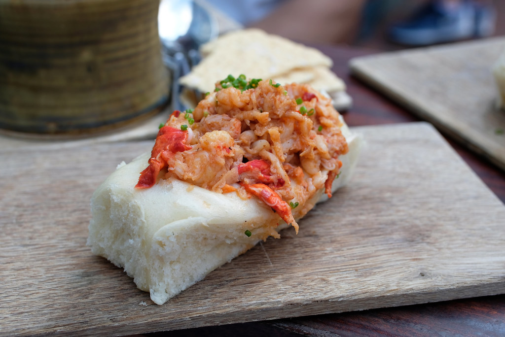 Lobster roll Eventide Oyster Co. Jenny Guo Flickr