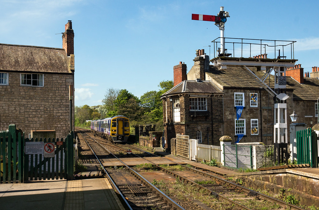 Knaresborough Signal Box & Crossing Knaresborough station … Flickr