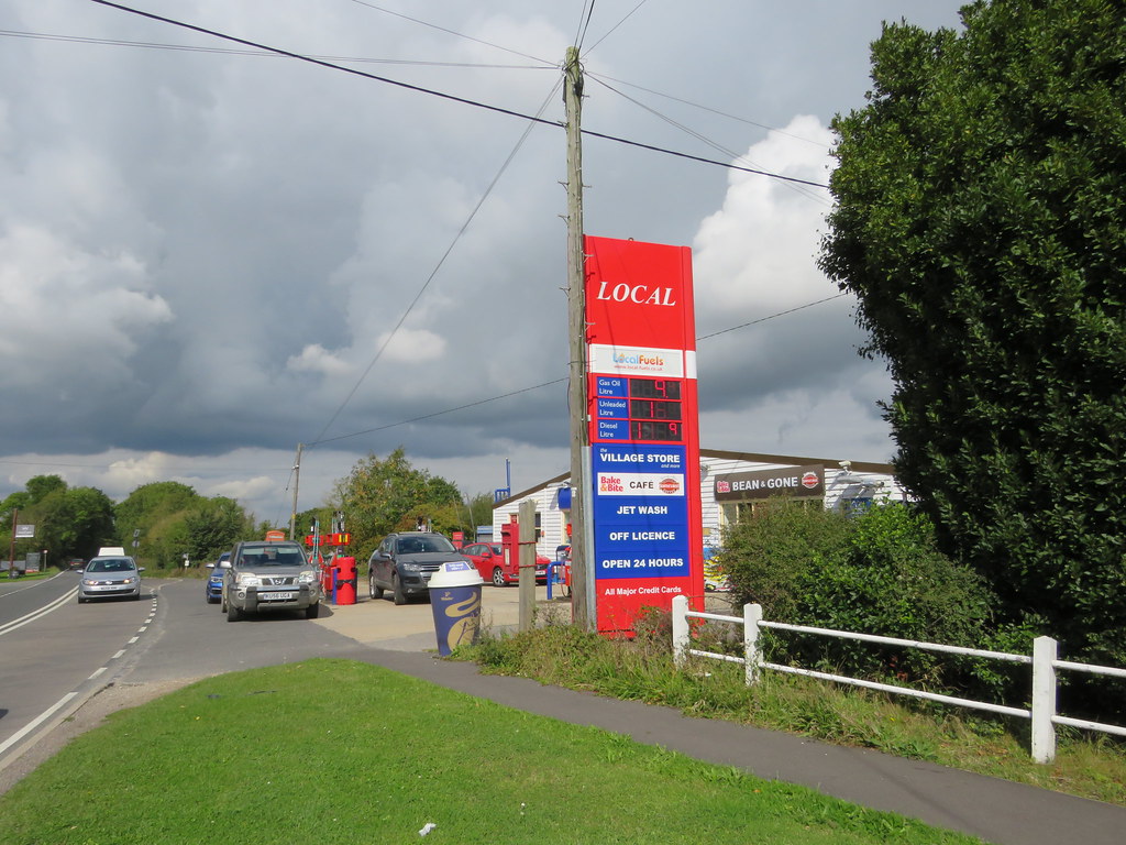 Local Fuels A27 Selmeston, East Sussex 2 In 2008 this wa… Flickr