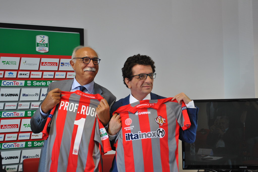 Presentazione della maglia della US Cremonese con il logo … Flickr