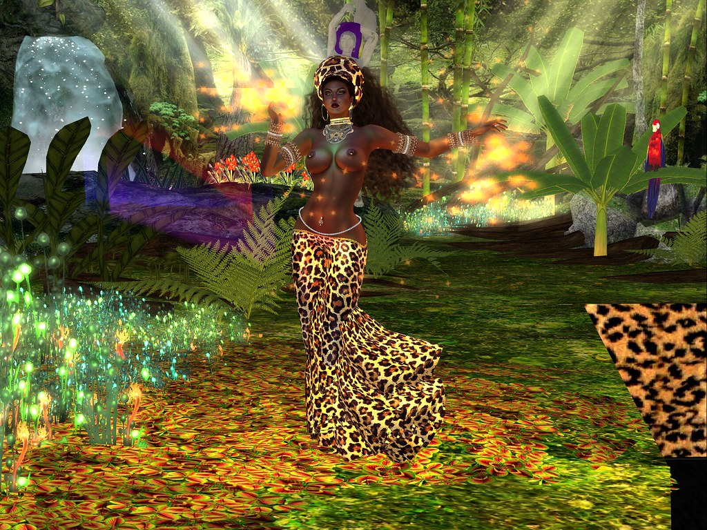 SEPT/2017 STATUESQUE KELCI Visit this location at KIKI'S H… Flickr