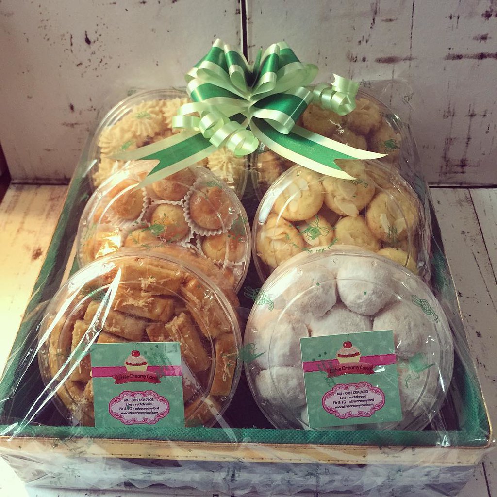 Parcel Kue Kering, isi 6 campur 😊 harga 280 rb kuekering… Flickr