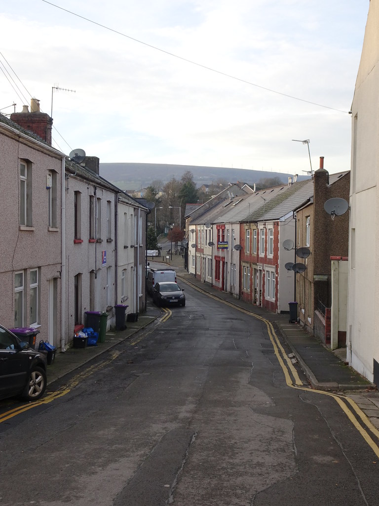 Ventnor Road, Cwmbran 14 December 2016 Looking west down V… Flickr