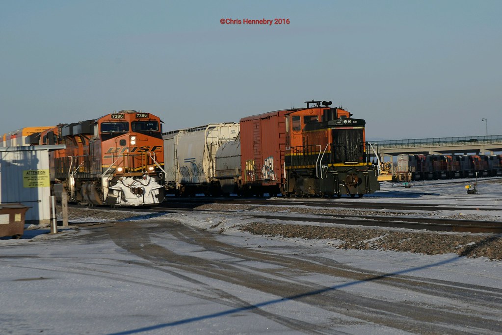 Fargo Yard An eastbound manifest waiting for clearance to … Flickr