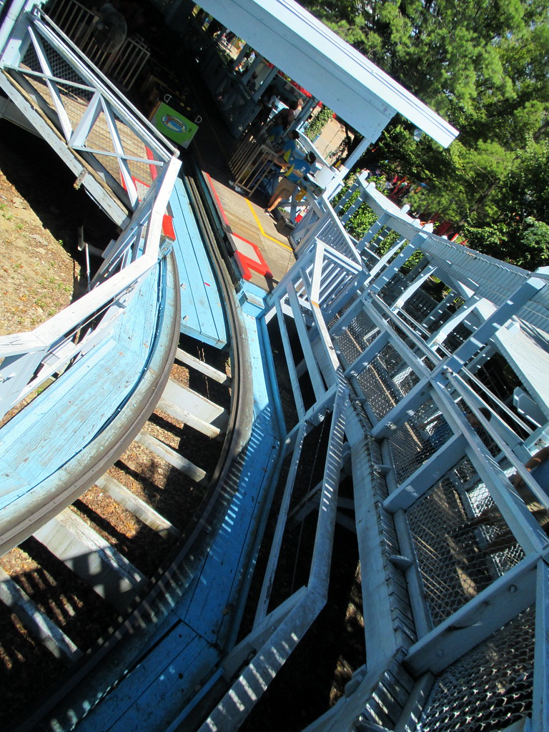 Woodstock Express This wood coaster at Kings Island will a… Flickr