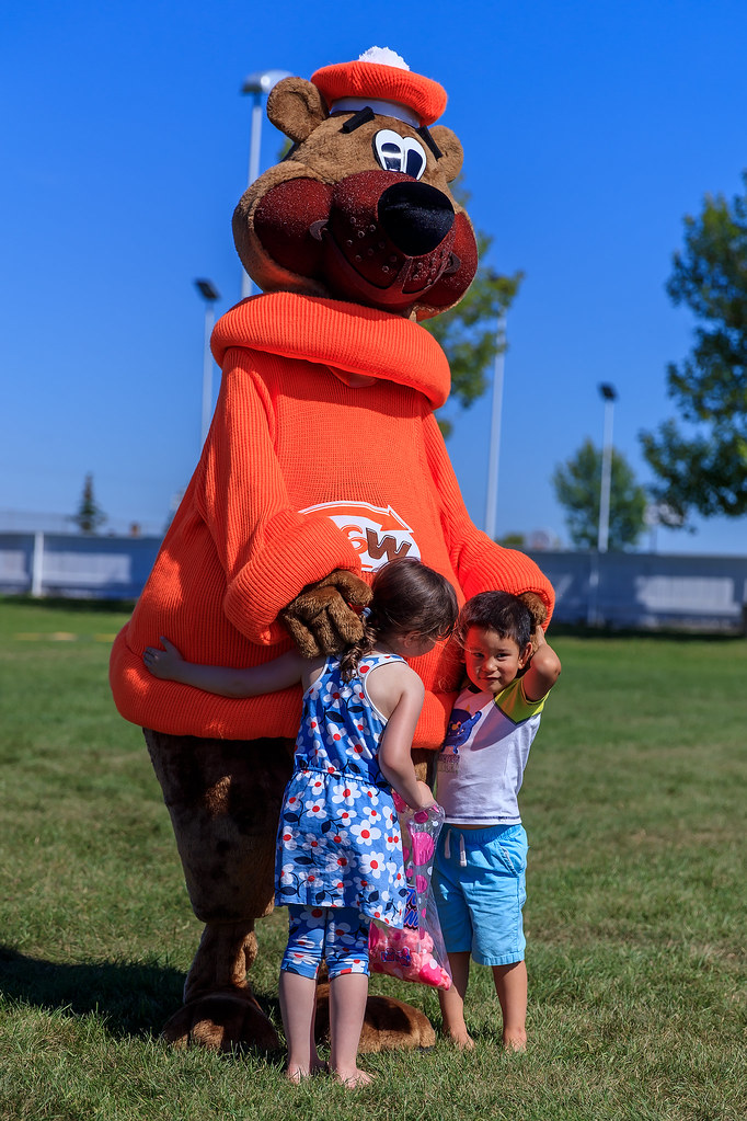 2017 Blue Quill Party in the Park 2017 Blue Quill Party in… Flickr