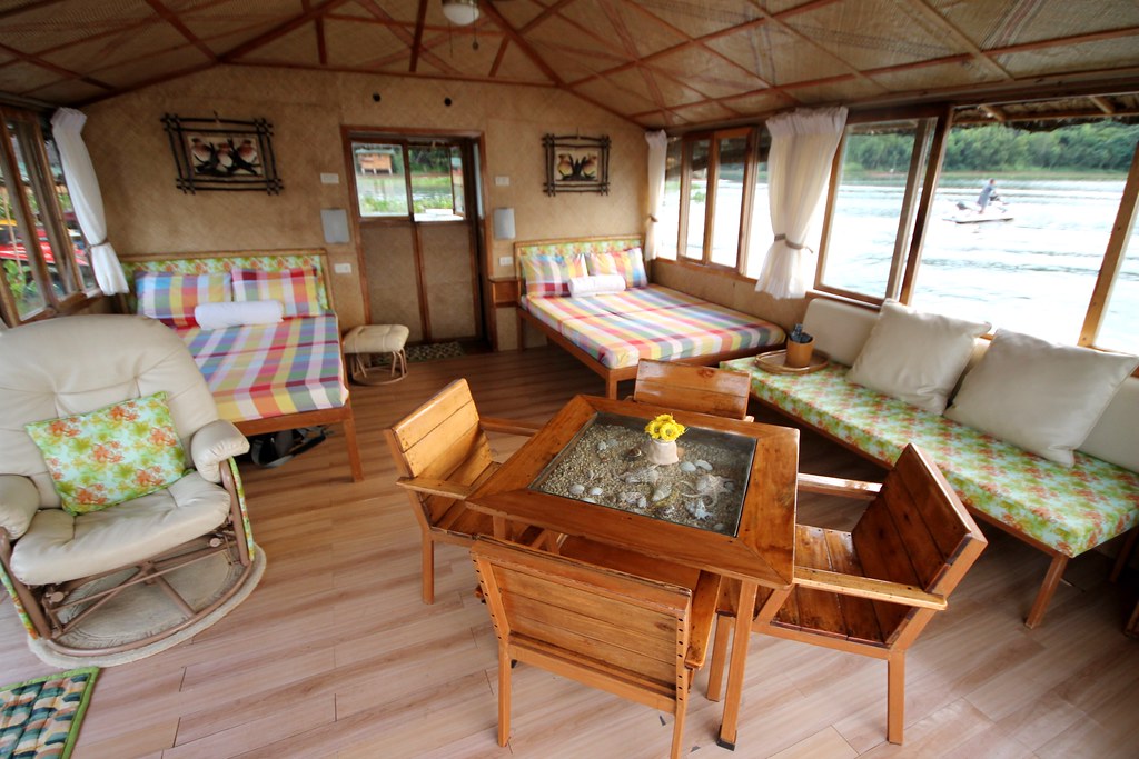 Aquascape Lake Caliraya Floating Cottage/Houseboat Flickr