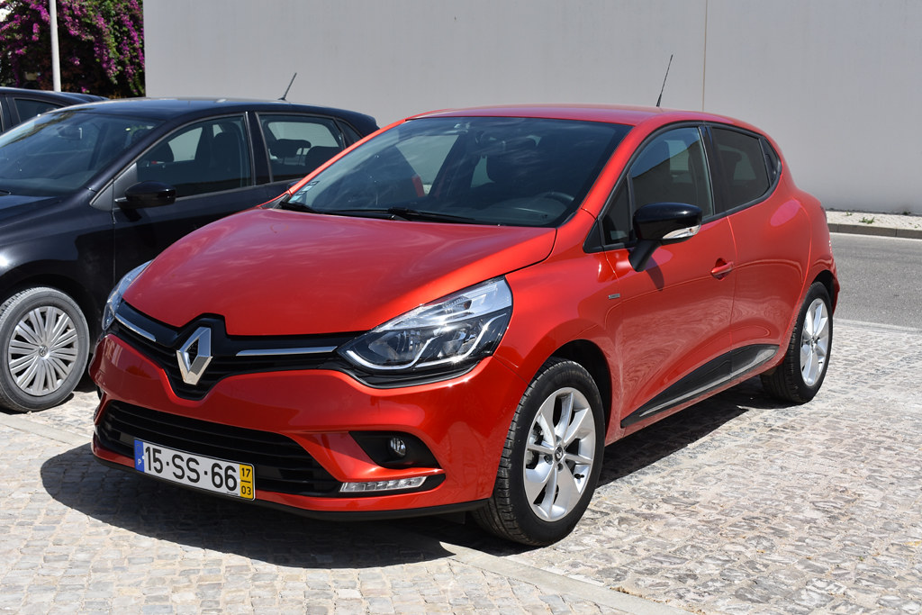 20170806 Hire car, Renault Clio, Vilamoura John Carter Flickr