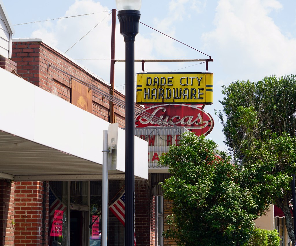 Dade City Hardware (2017) Jeff Miller Flickr