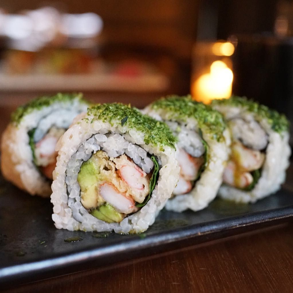 Snow crab tempura roll w/ avocado, 🌶 chili, & 🌿 basil u… Flickr