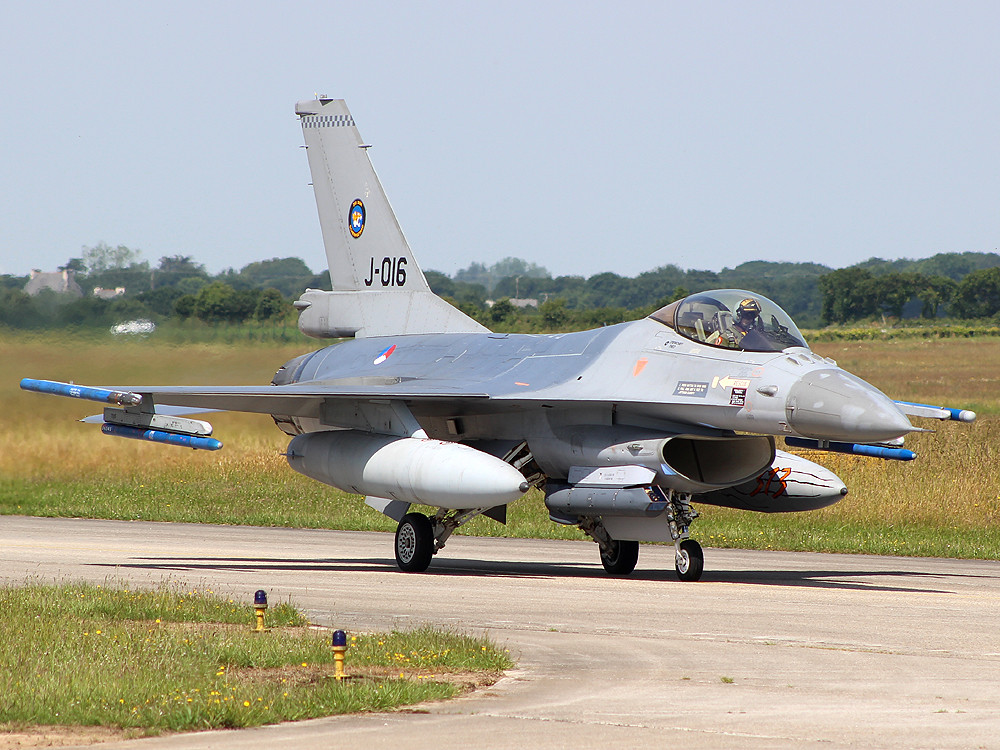 J016 F16 Landivisiau 140617 John Clarke Flickr