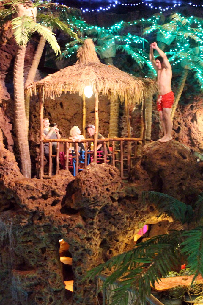 Colorado Lakewood Casa Bonita Cliff Diver Cliff diver… Flickr