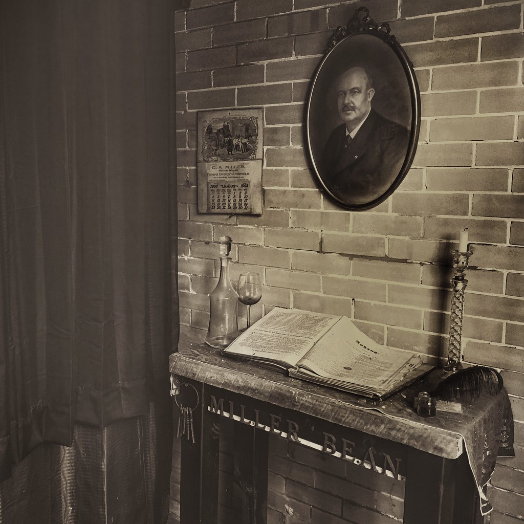 MillerBean Crypt (interior) a photo on Flickriver