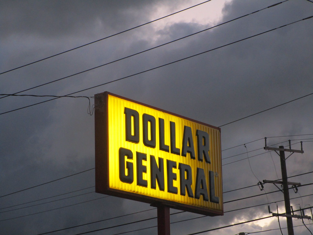 Dollar General Sign Dollar General Erie, PA Justin Vickers Flickr