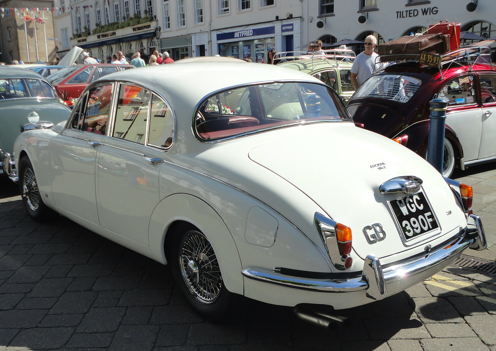 1968 JAGUAR MK2 240 classic car show Warwick 2017 RETROWAR