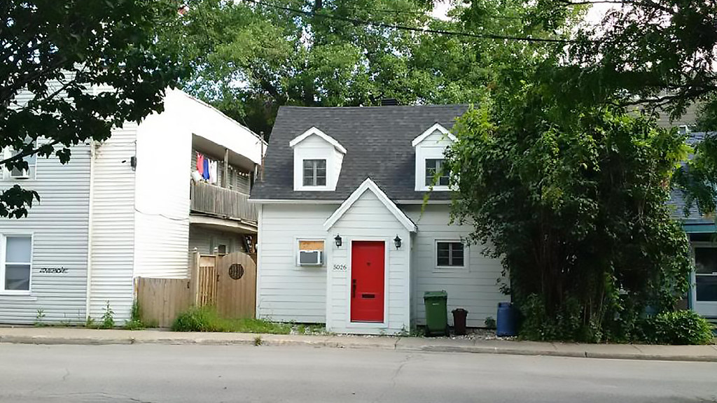 Tiny house on Valliant Read more Vanishing Montreal Vani… Flickr