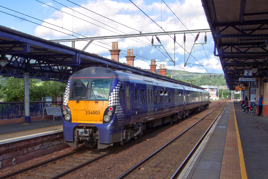 334003 LOCATION Dumbarton Central. TRAIN 2E74 1737 Ba… Flickr