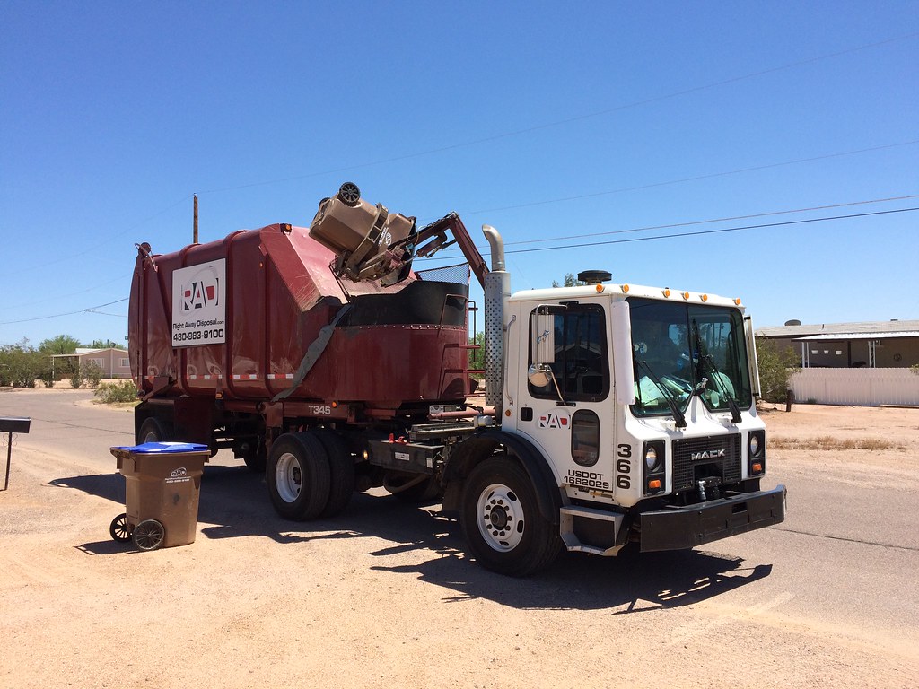 Right Away Disposal Heil STARR System Collecting trash co… Flickr