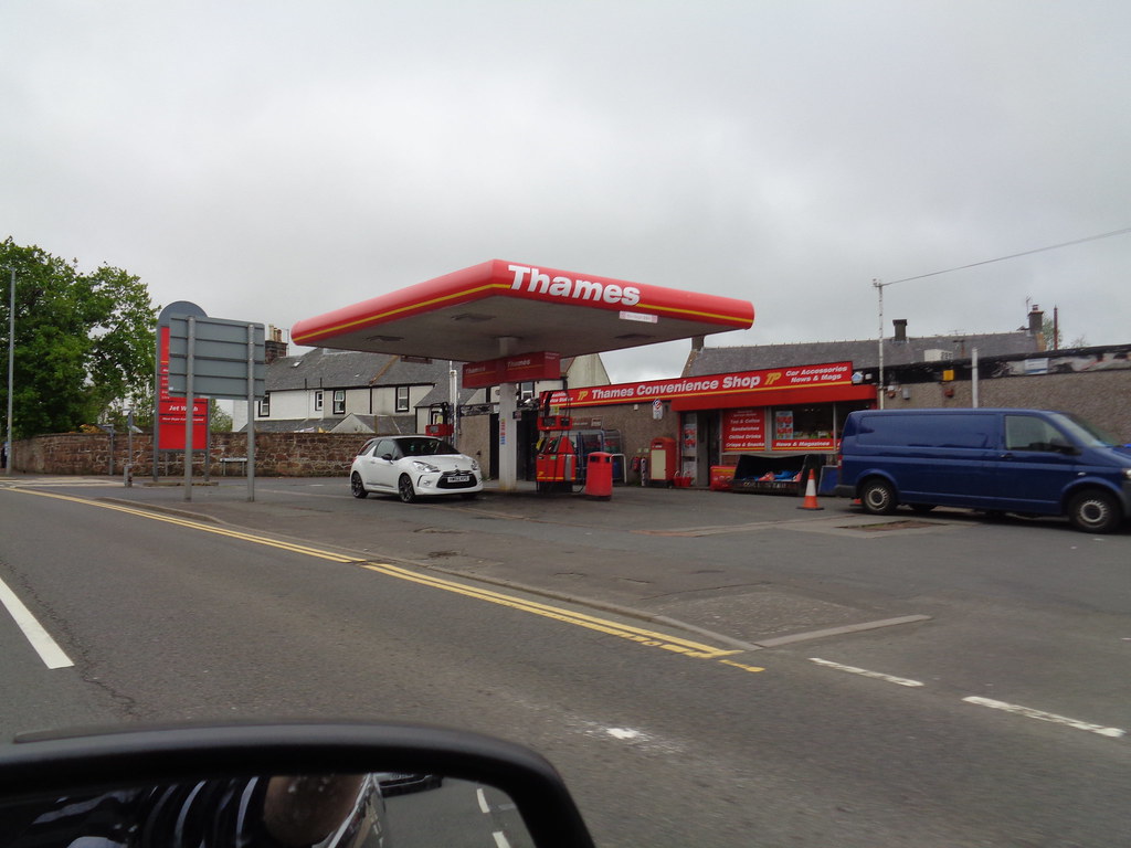 Thames Petrol Mauchline Service Station, Mauchline, East… Flickr