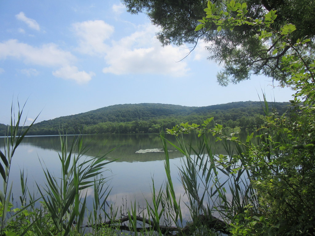 Rockland Lake and Hook Mountain, Summer AnthonyRau Flickr