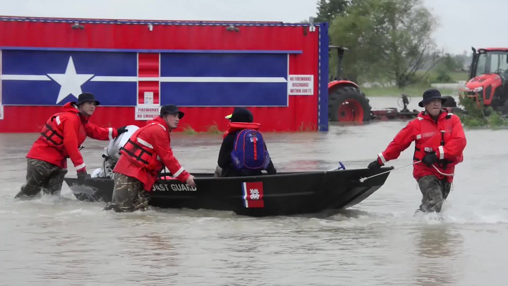 Coast Guard flood boats rescue over 2,800 people Coast Gua… Flickr
